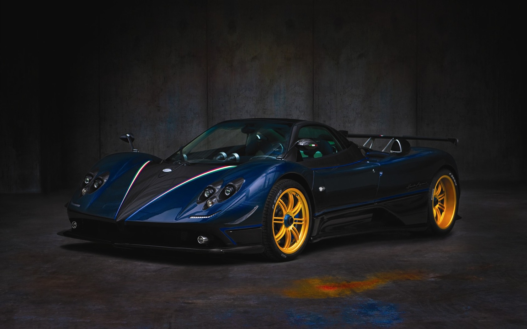 Pagani vozy širokoúhlé tapety #6 - 1680x1050