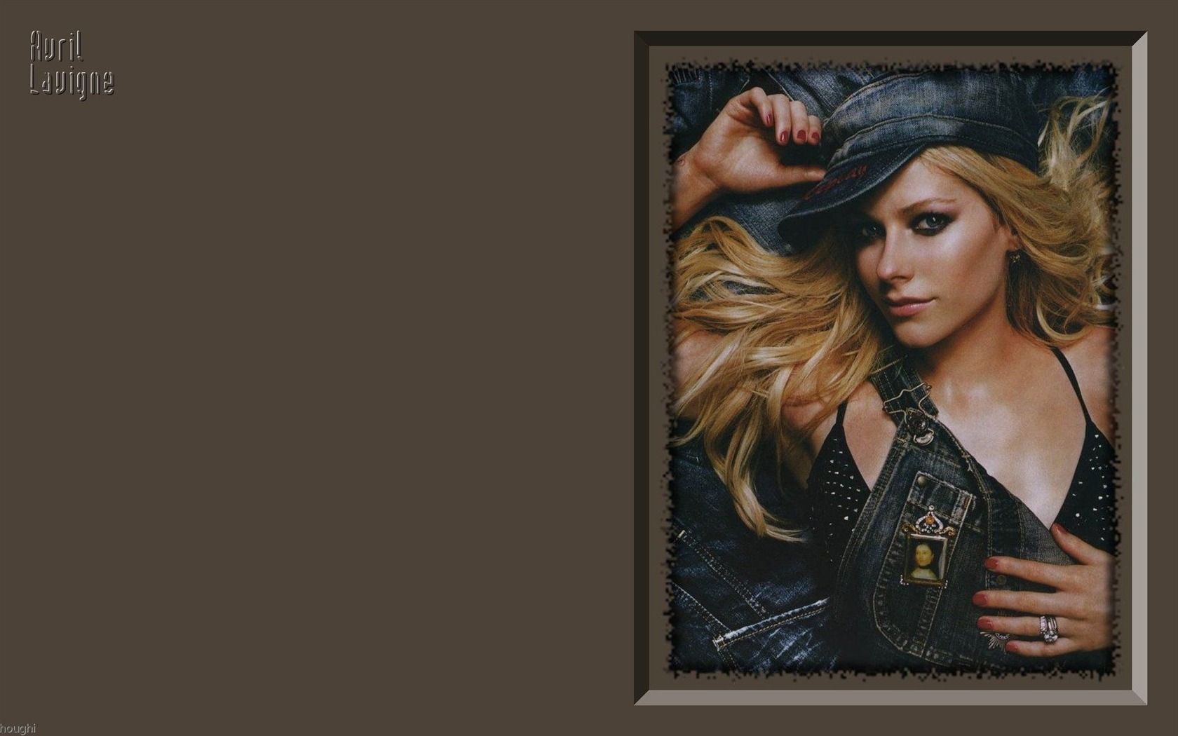 Avril Lavigne 艾薇儿·拉维妮 美女壁纸27 - 1680x1050