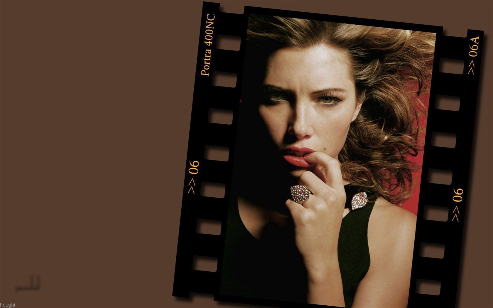 Jessica Biel krásnou tapetu #23 - 1680x1050