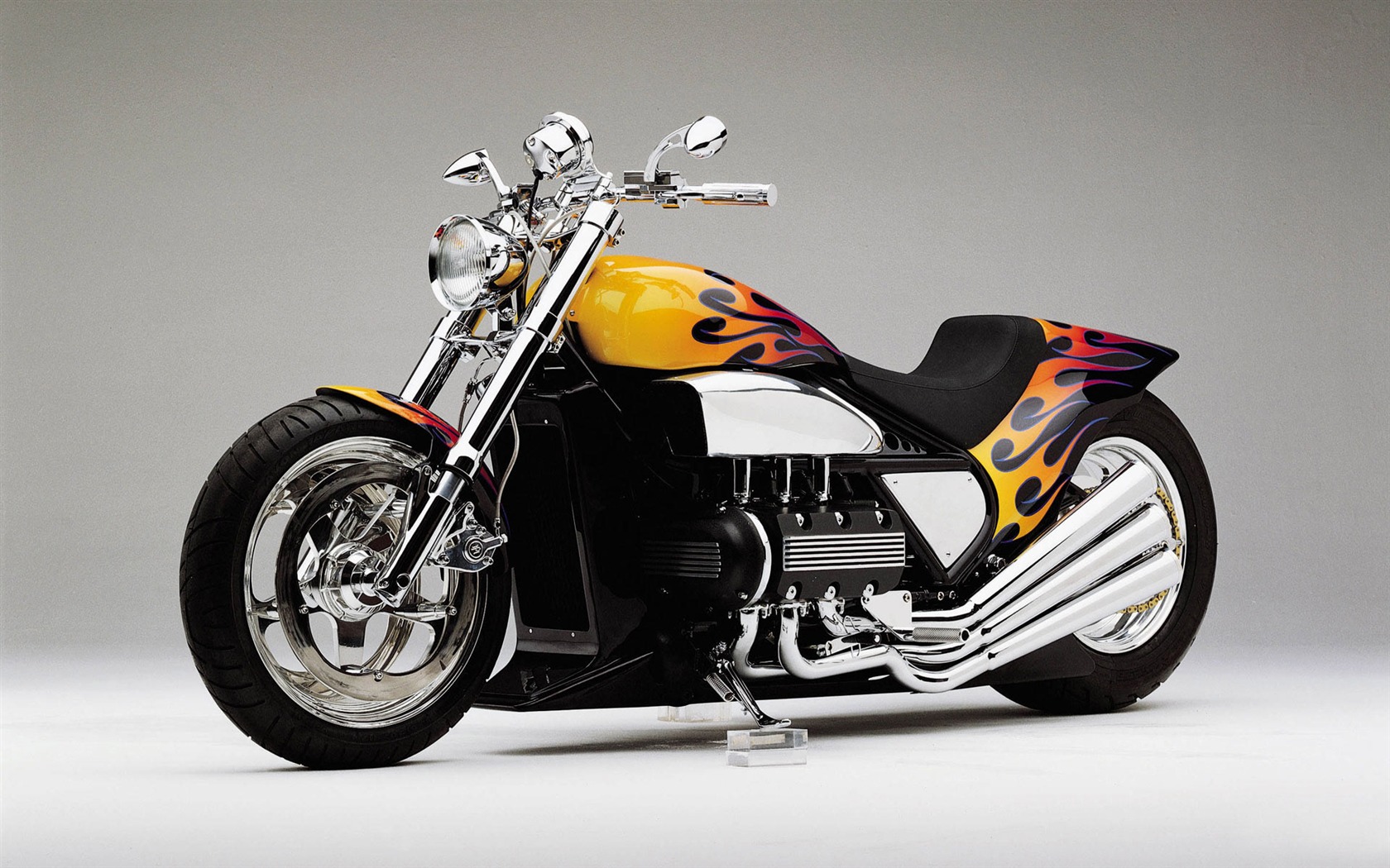 Koncepce motocyklu Tapety na plochu (2) #1 - 1680x1050