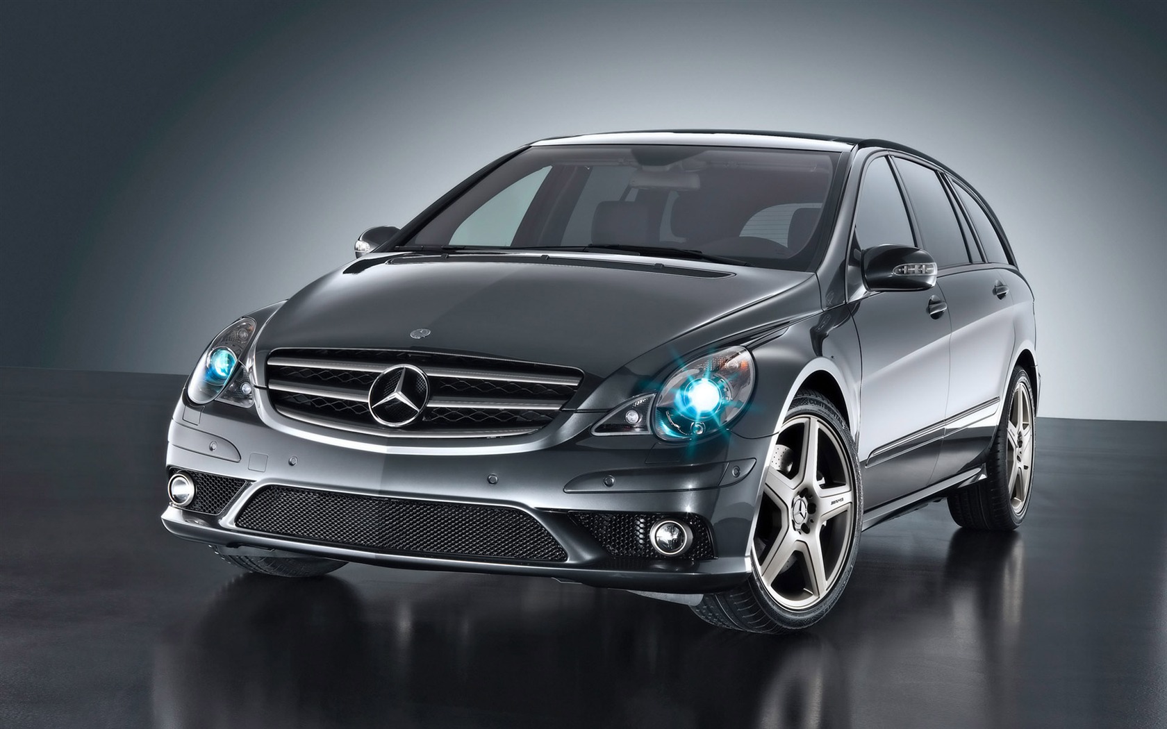 Mercedes tapety (4) #1 - 1680x1050