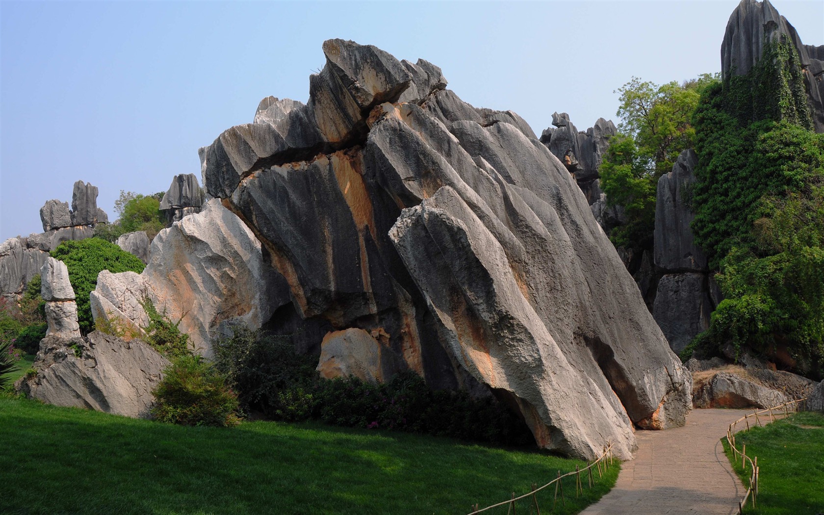 Stone Forest in Yunnan line (2) (Khitan wolf works) #11 - 1680x1050
