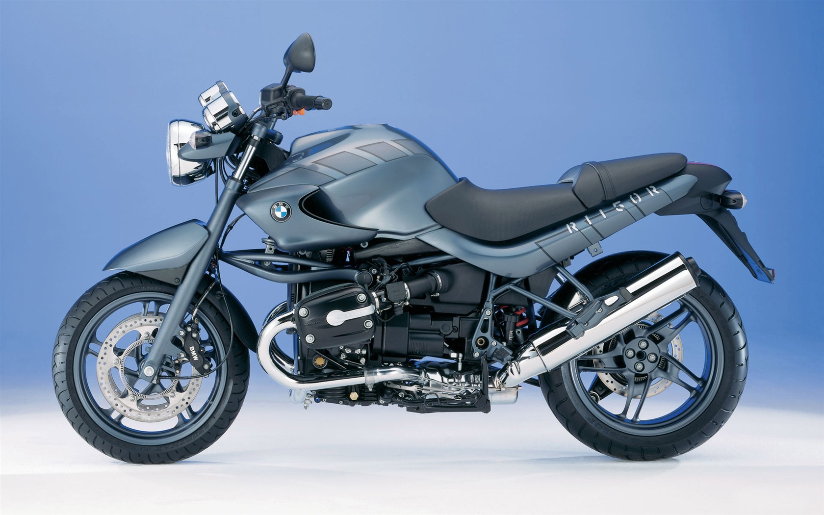BMW fondos de pantalla de la motocicleta (4) #2 - 1680x1050