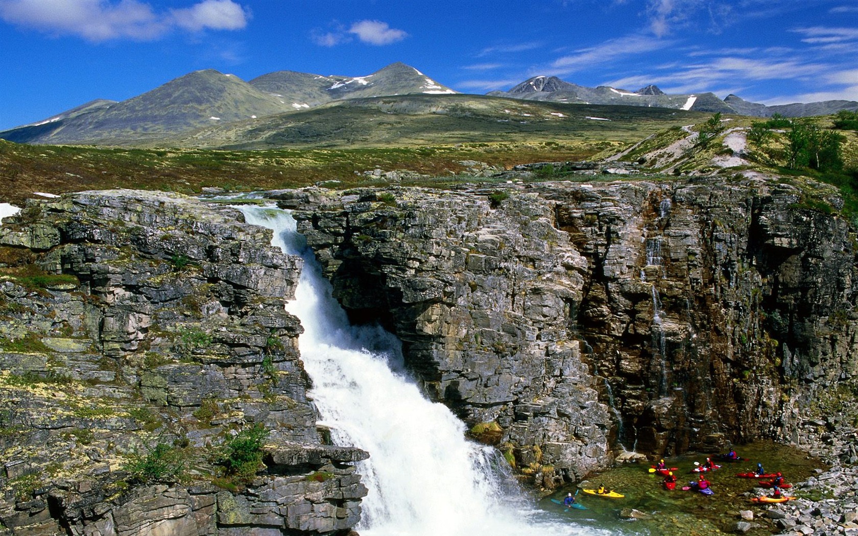 Waterfall streams wallpaper (10) #11 - 1680x1050
