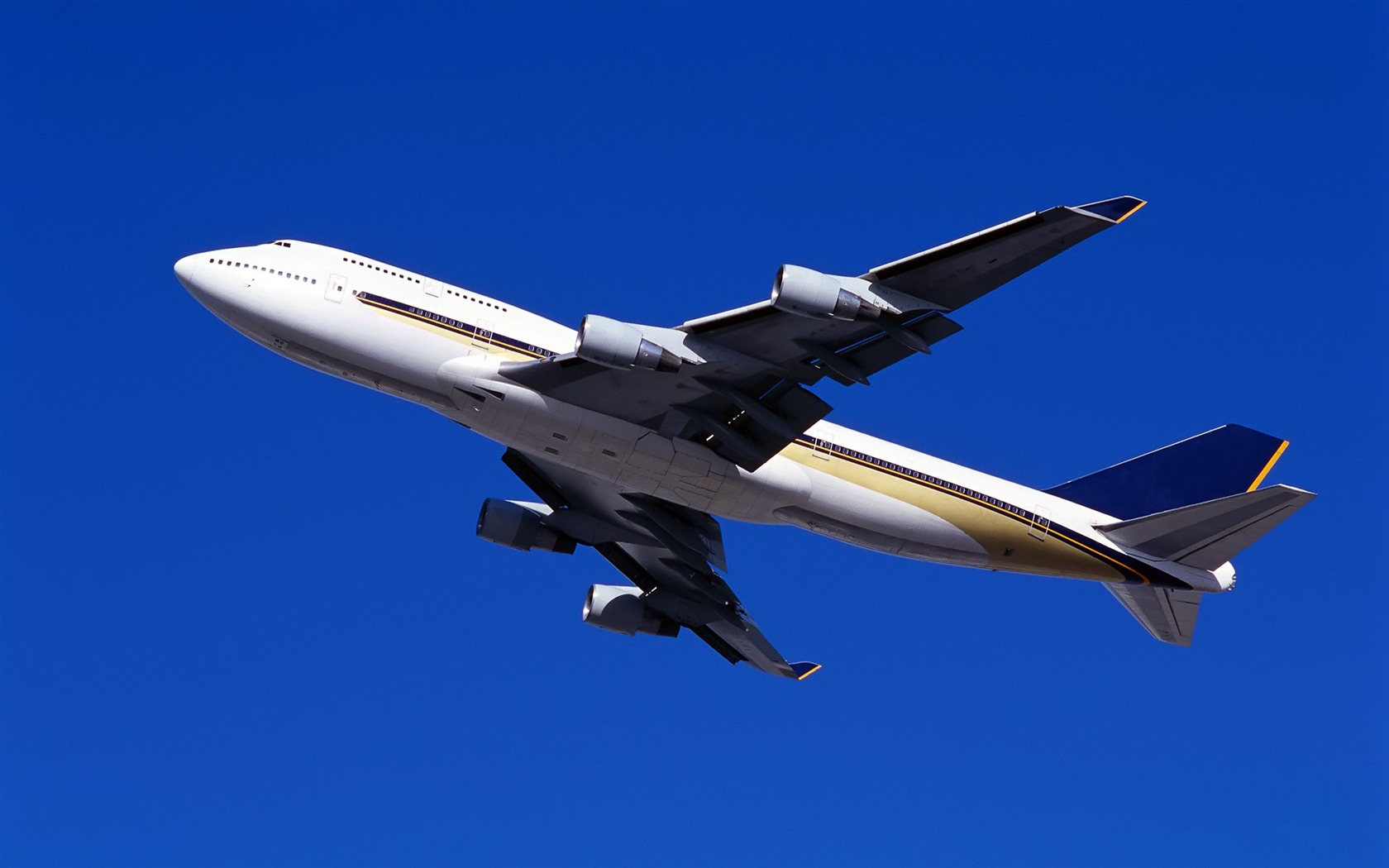 HD wallpaper civil aircraft photo #18 - 1680x1050