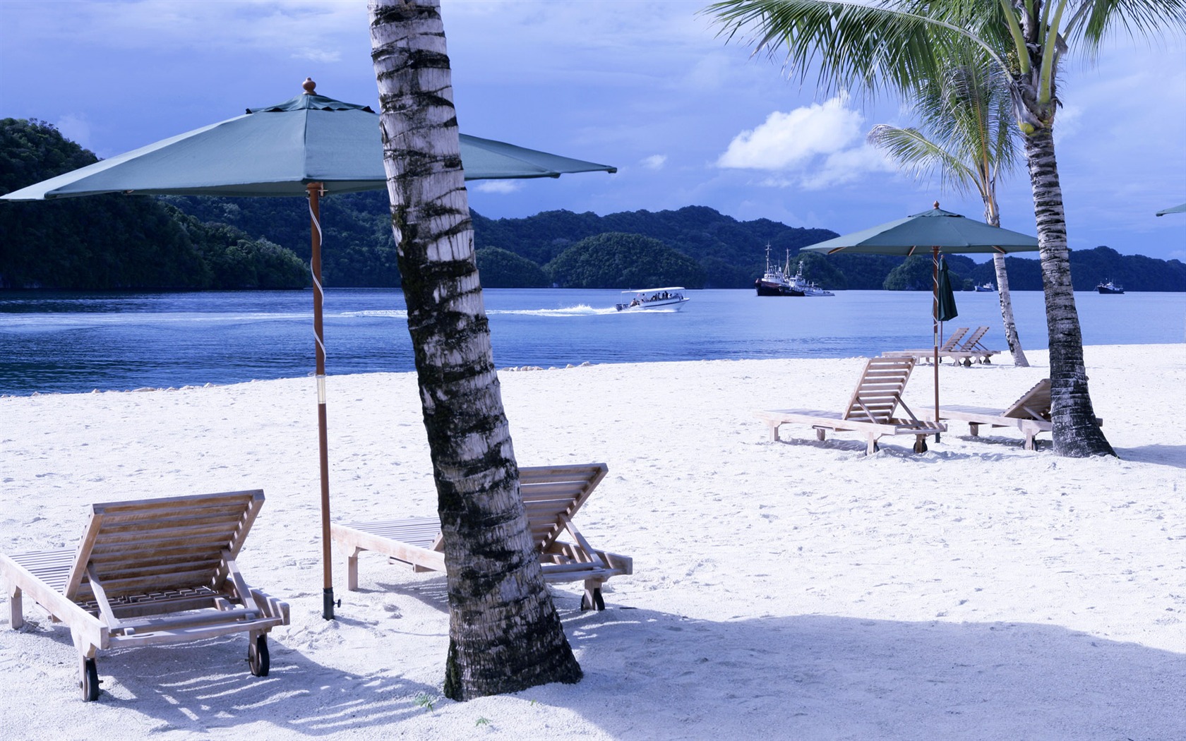 Beach foto tapety (2) #1 - 1680x1050