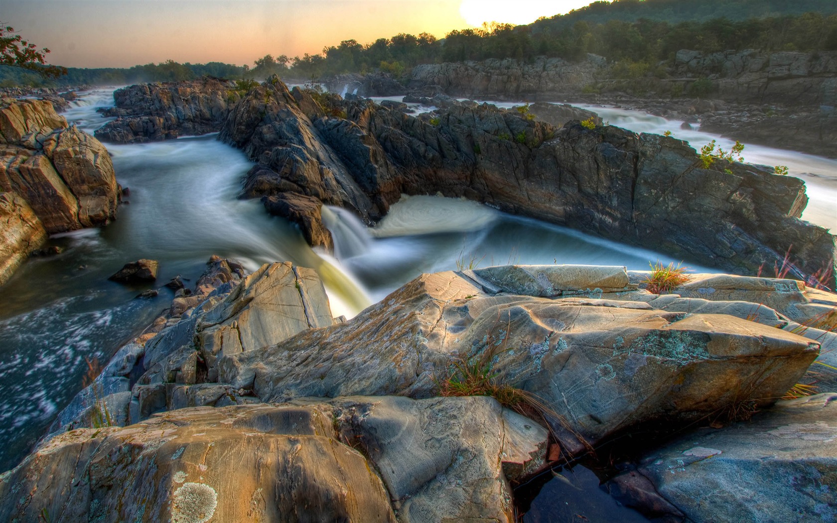 Large picturesque landscape wallpaper (1) #18 - 1680x1050