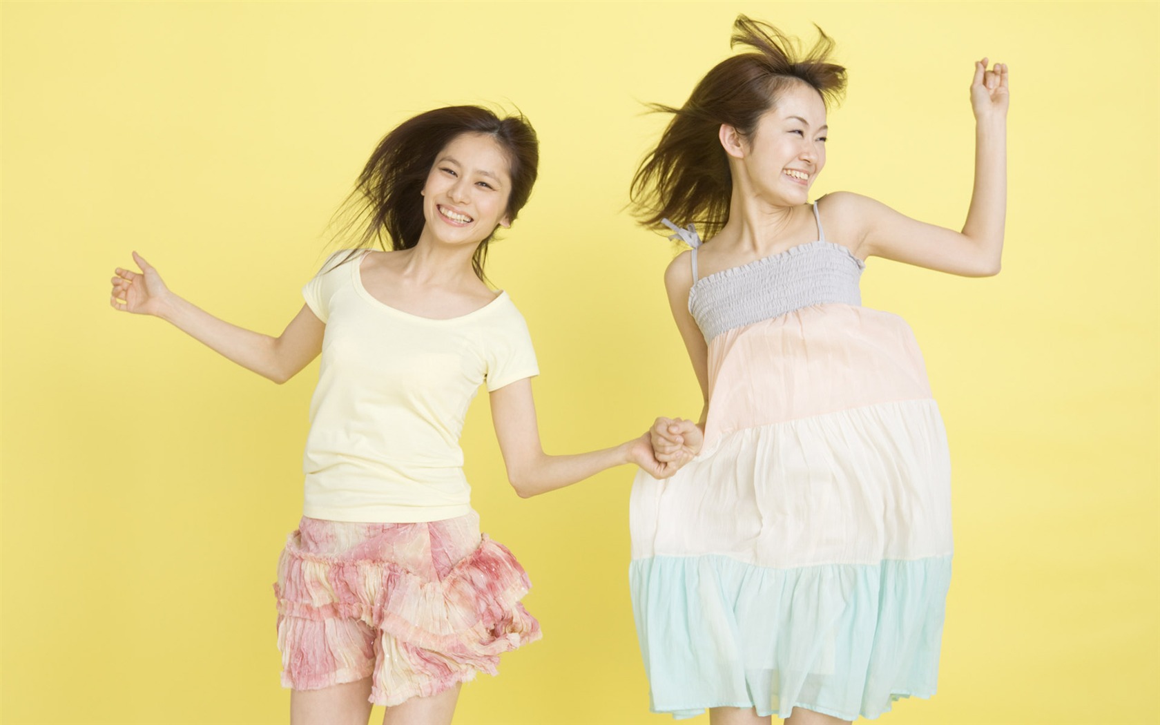 Youth movement wallpaper (4) #20 - 1680x1050