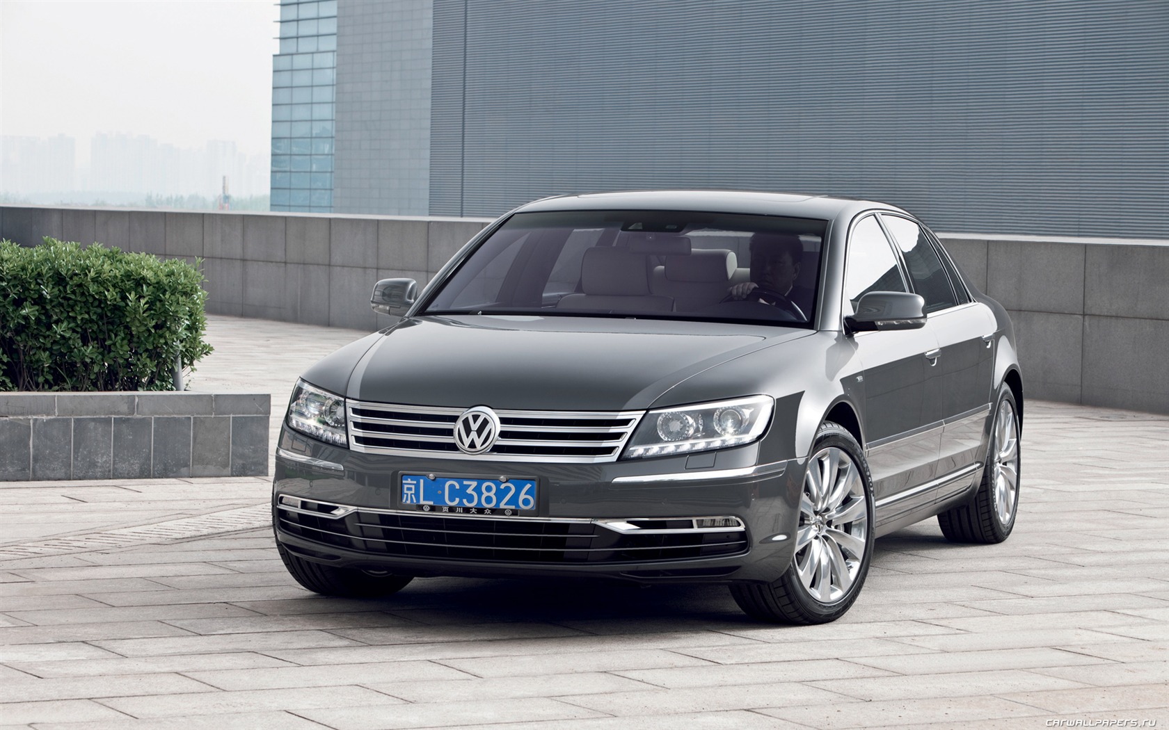 Volkswagen Phaeton W12 long wheelbase - 2010 HD wallpaper #7 - 1680x1050