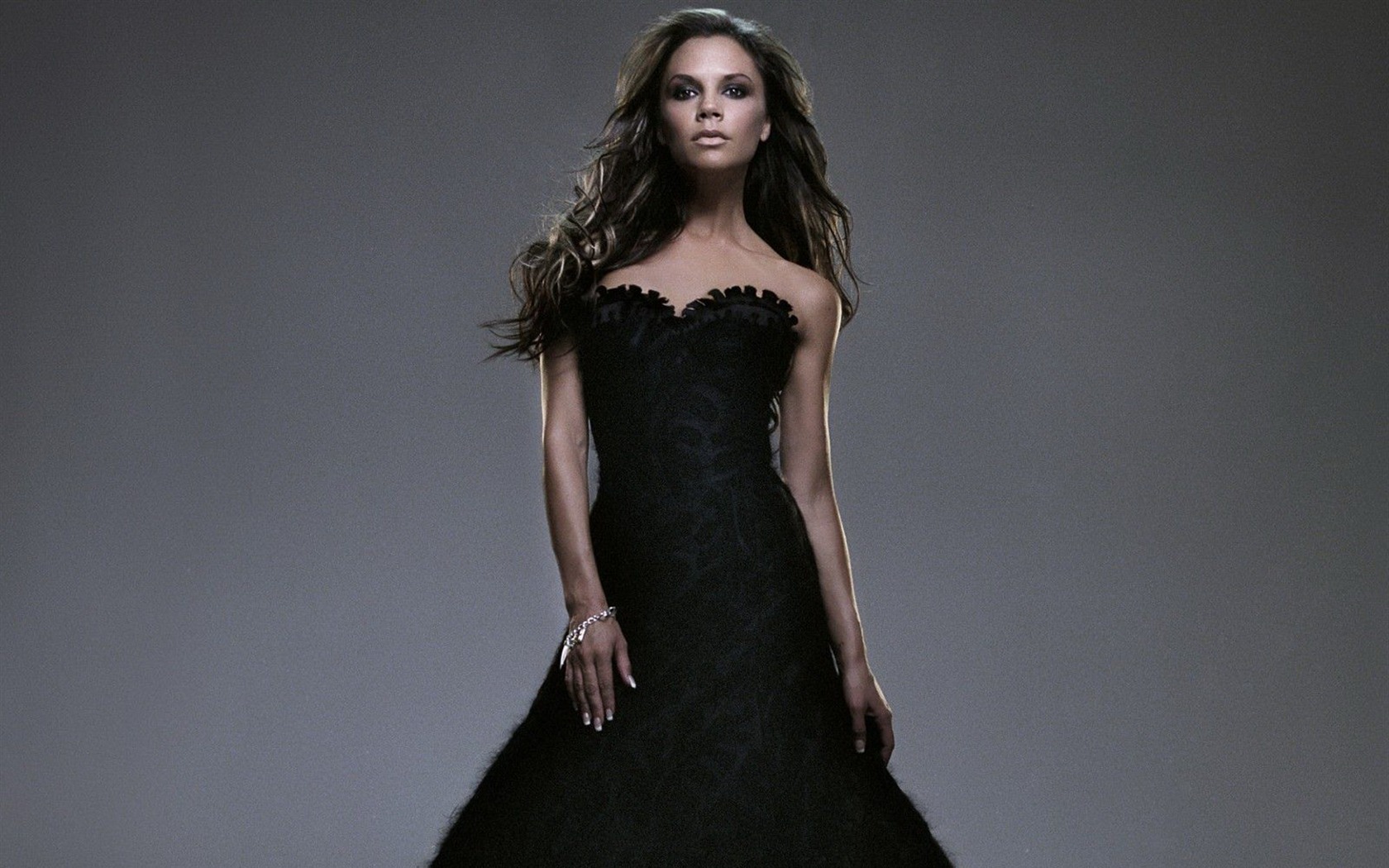 Victoria Beckham krásné tapety #6 - 1680x1050