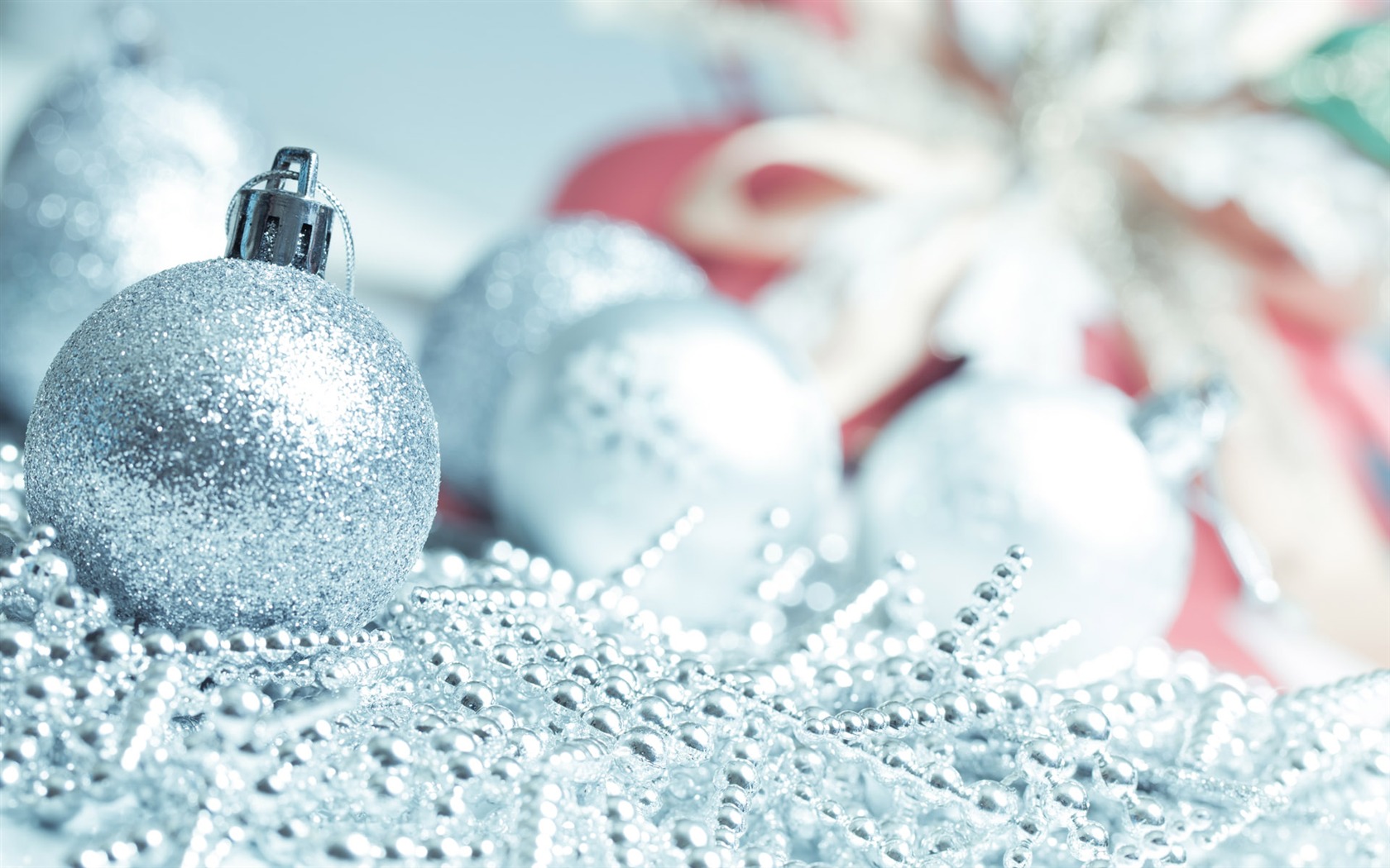 Christmas balls wallpaper (5) #11 - 1680x1050
