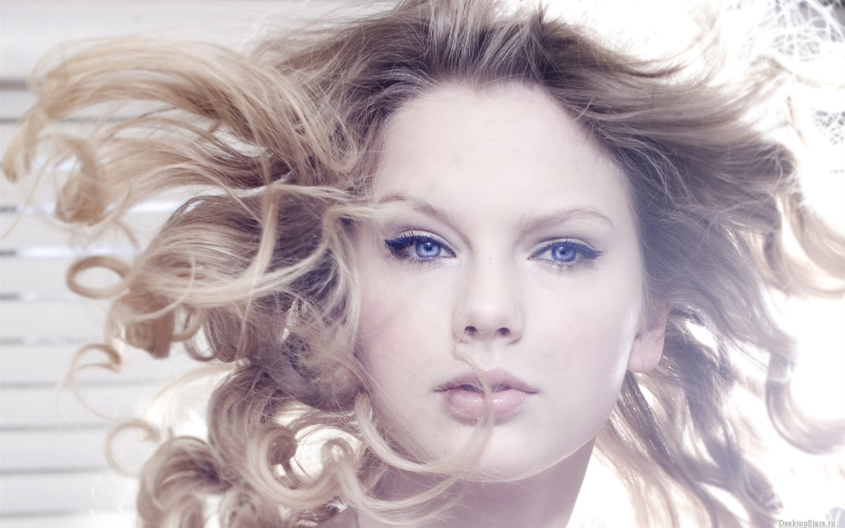 Taylor Swift krásnou tapetu (2) #5 - 1680x1050