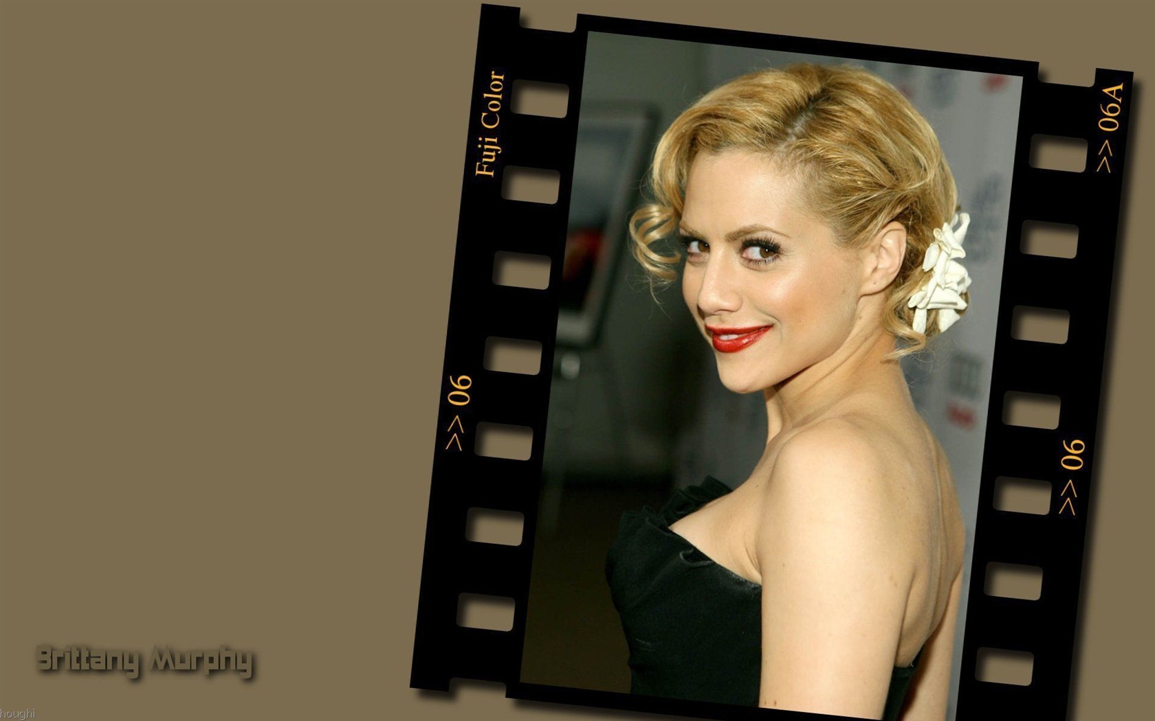 Brittany Murphy hermoso fondo de pantalla (2) #2 - 1680x1050