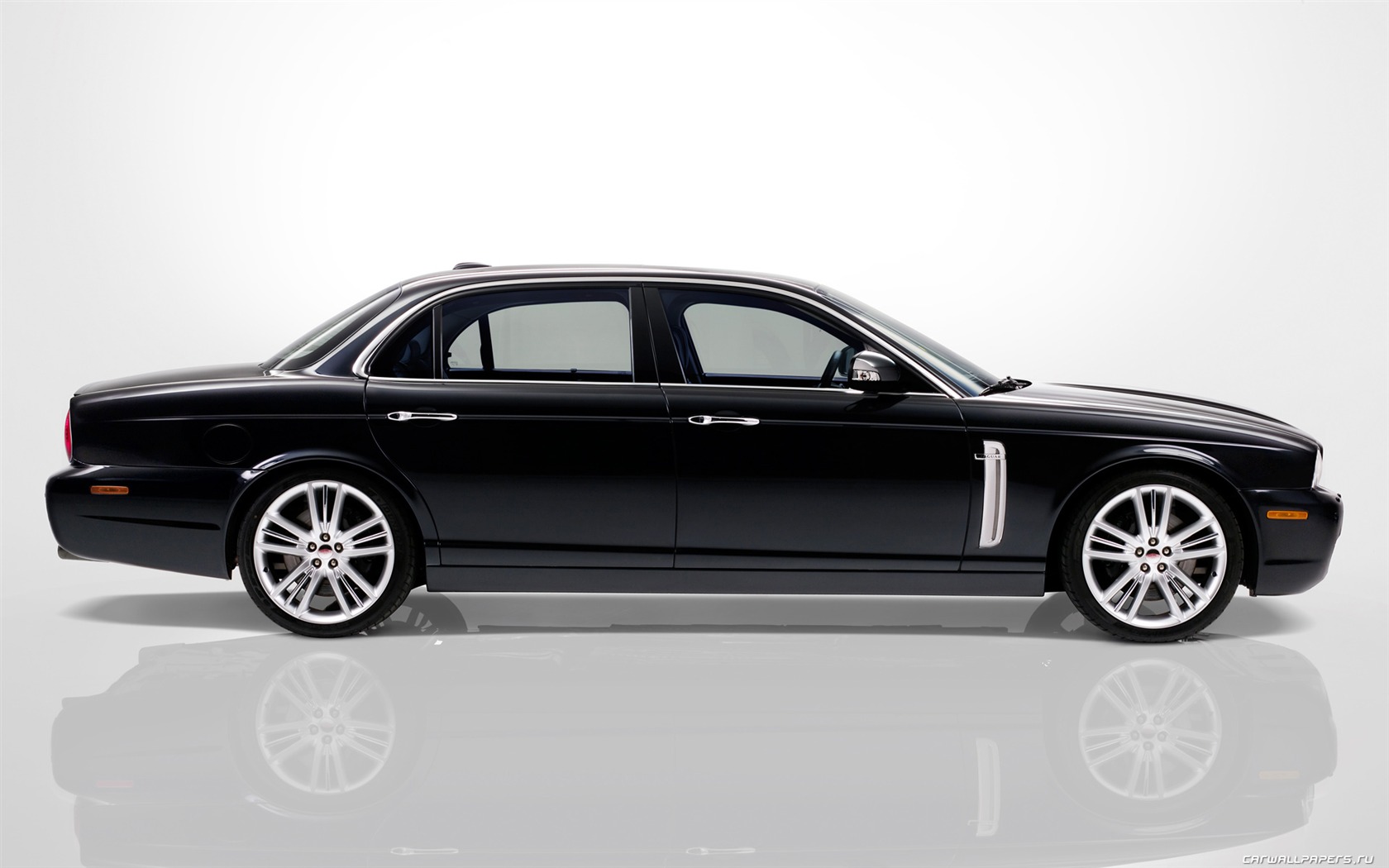 Jaguar XJ Portfolio - 2009 HD wallpaper #13 - 1680x1050