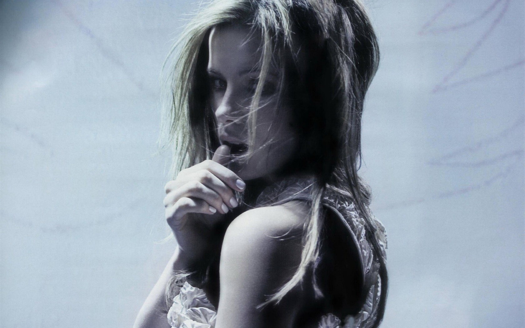 Kate Beckinsale hermoso fondo de pantalla (2) #8 - 1680x1050