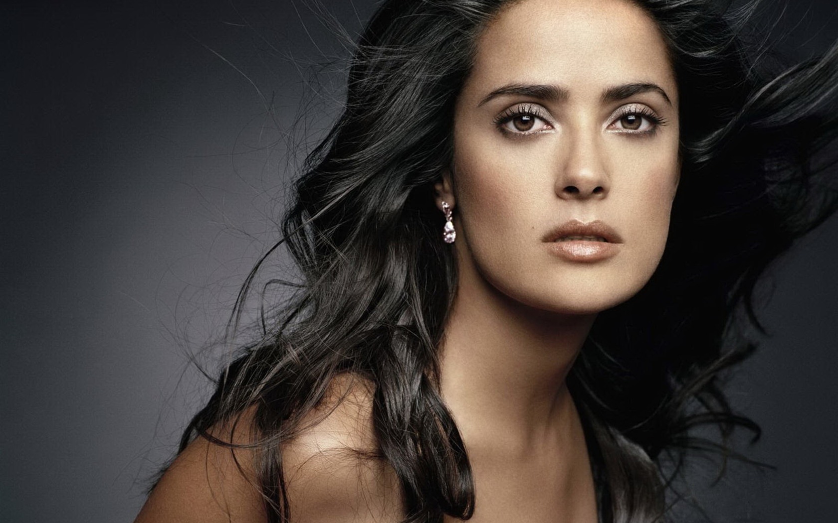 Salma Hayek hermoso fondo de pantalla (1) #16 - 1680x1050