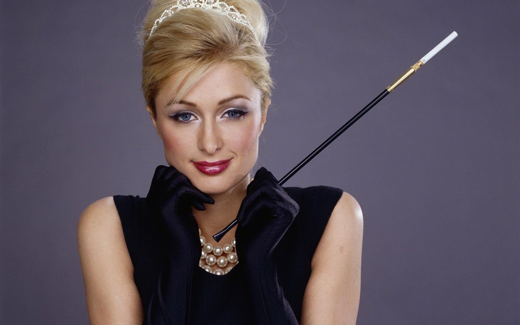 Paris Hilton beautiful wallpaper (2) #31 - 1680x1050