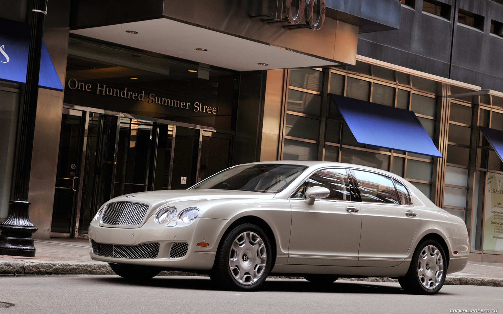 Bentley Continental Flying Spur - 2008 HD wallpaper #4 - 1680x1050