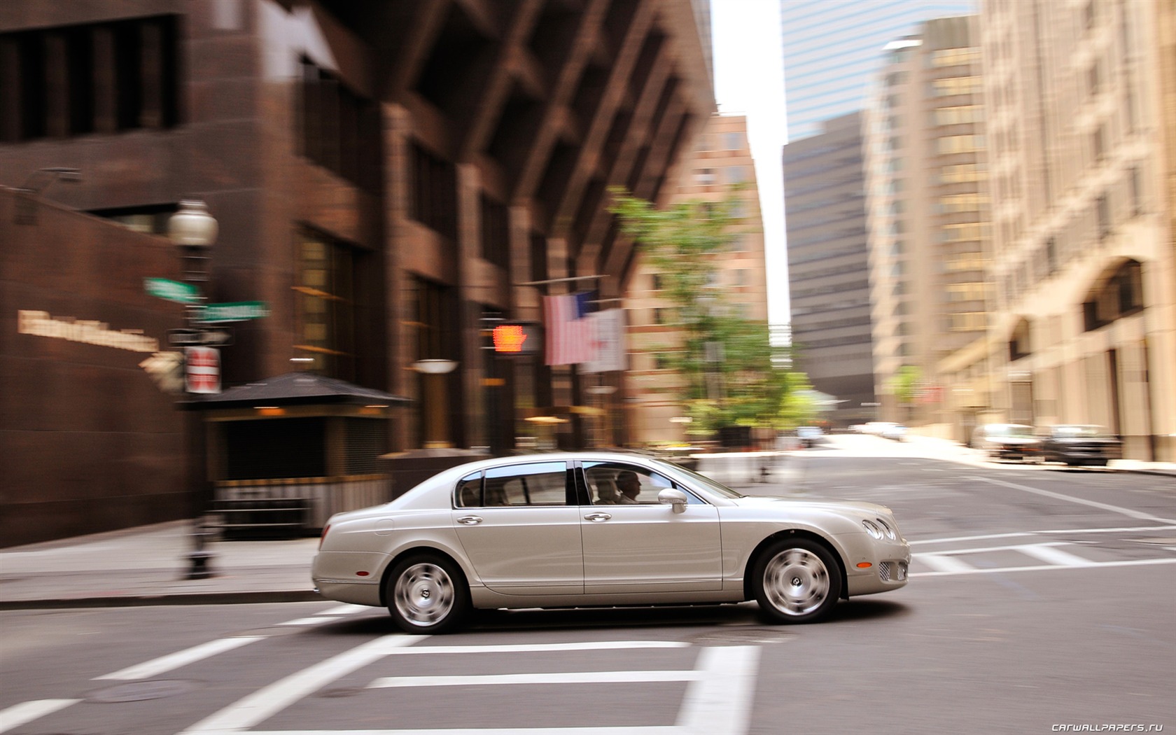 Bentley Continental Flying Spur - 2008 HD wallpaper #7 - 1680x1050