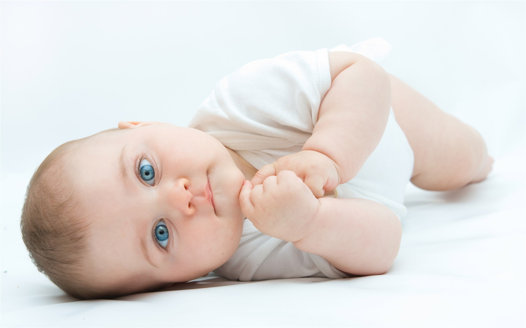 Cute Baby Wallpapers (6) #19 - 1680x1050