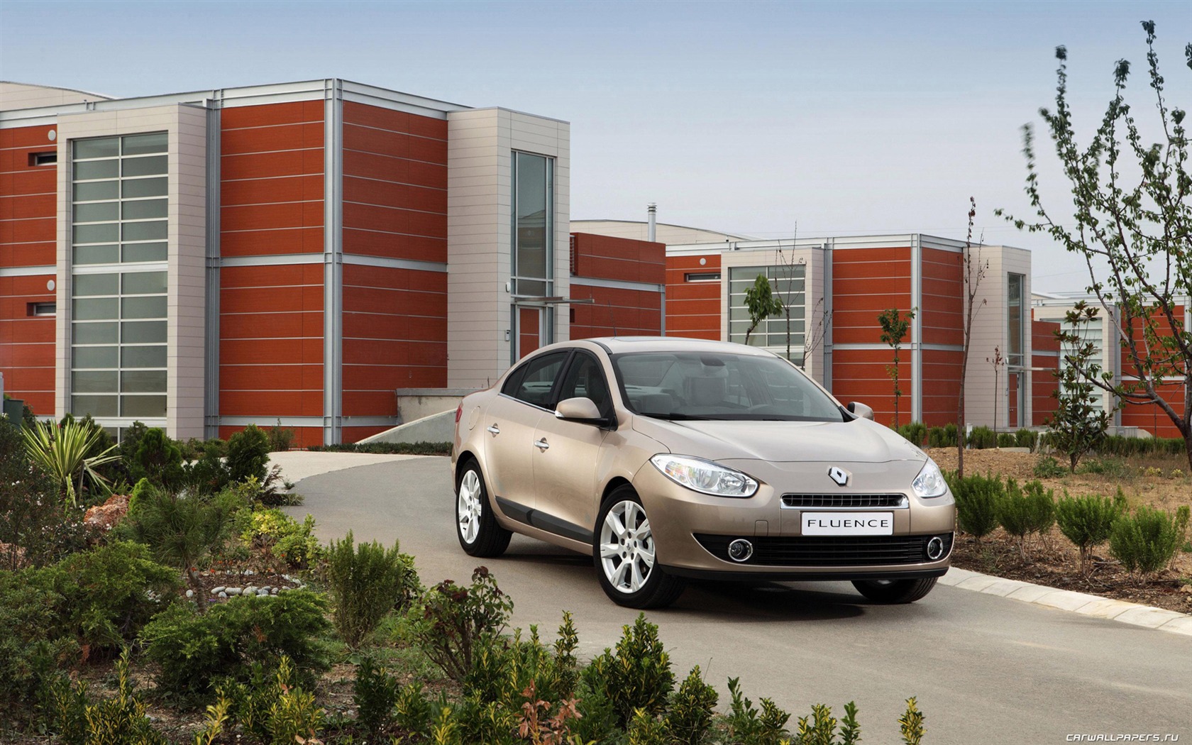 Renault Fluence - 2009 HD Tapety na plochu #1 - 1680x1050