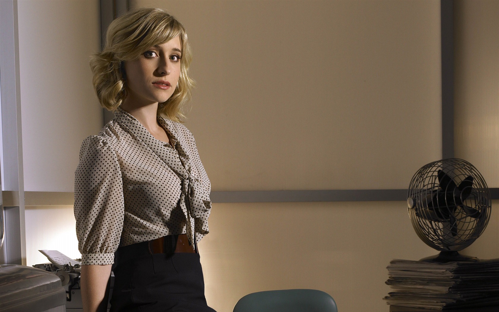 Allison Mack krásnou tapetu #19 - 1680x1050