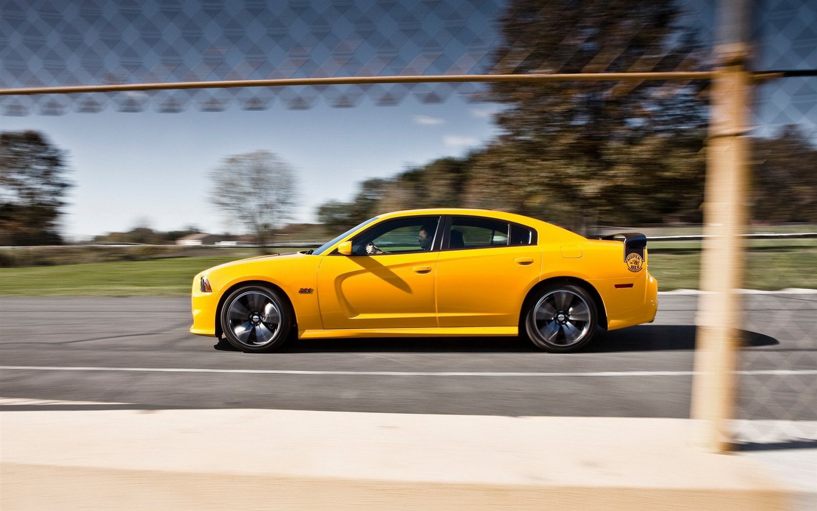 Dodge Charger sports car HD wallpapers #8 - 1680x1050