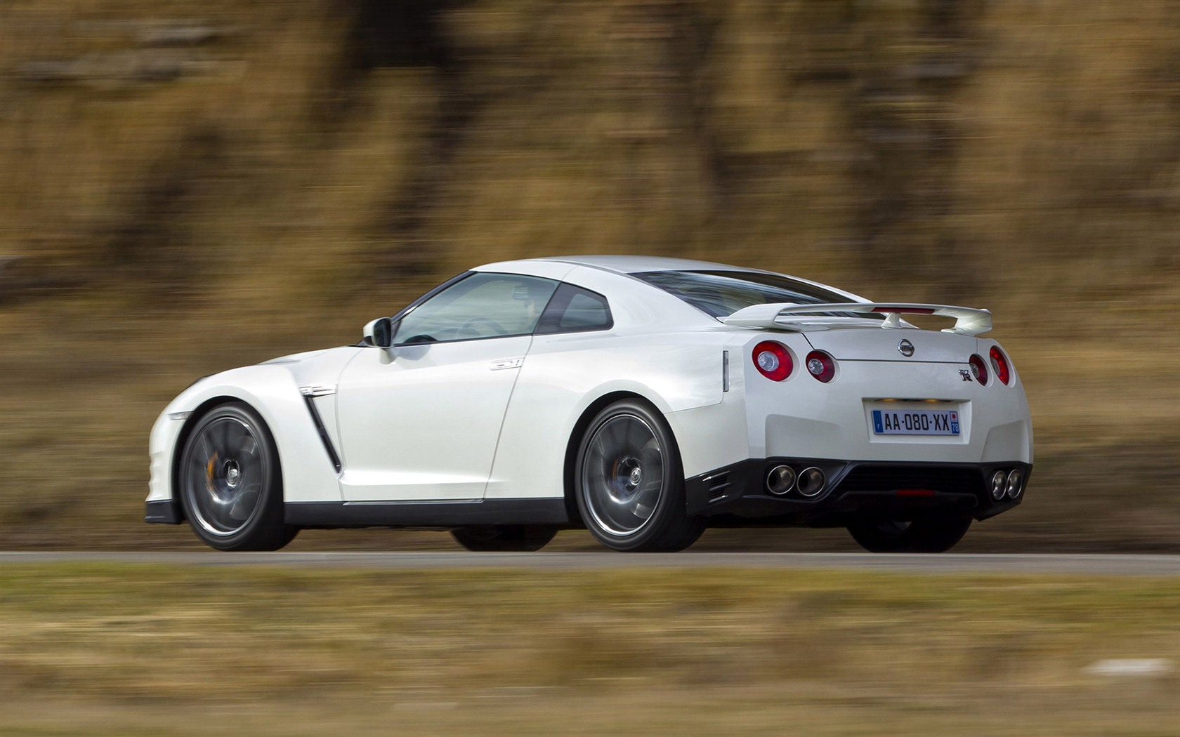Nissan GT-R egoista 2011 HD tapety na plochu #15 - 1680x1050