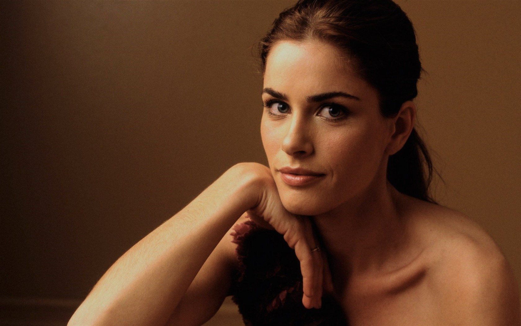 Amanda Peet krásné tapety na plochu #5 - 1680x1050