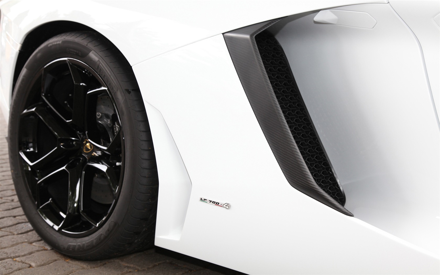 2012 Lamborghini Aventador LP700-4 蘭博基尼高清壁紙 #9 - 1680x1050