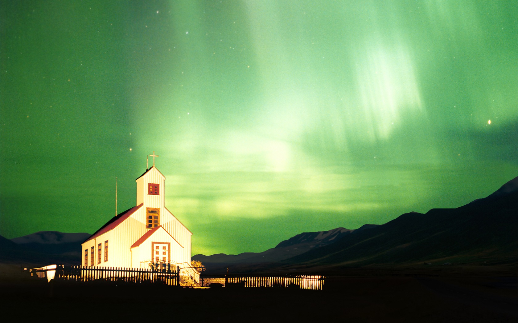 Přírodní divy Northern Lights HD Wallpaper (2) #5 - 1680x1050