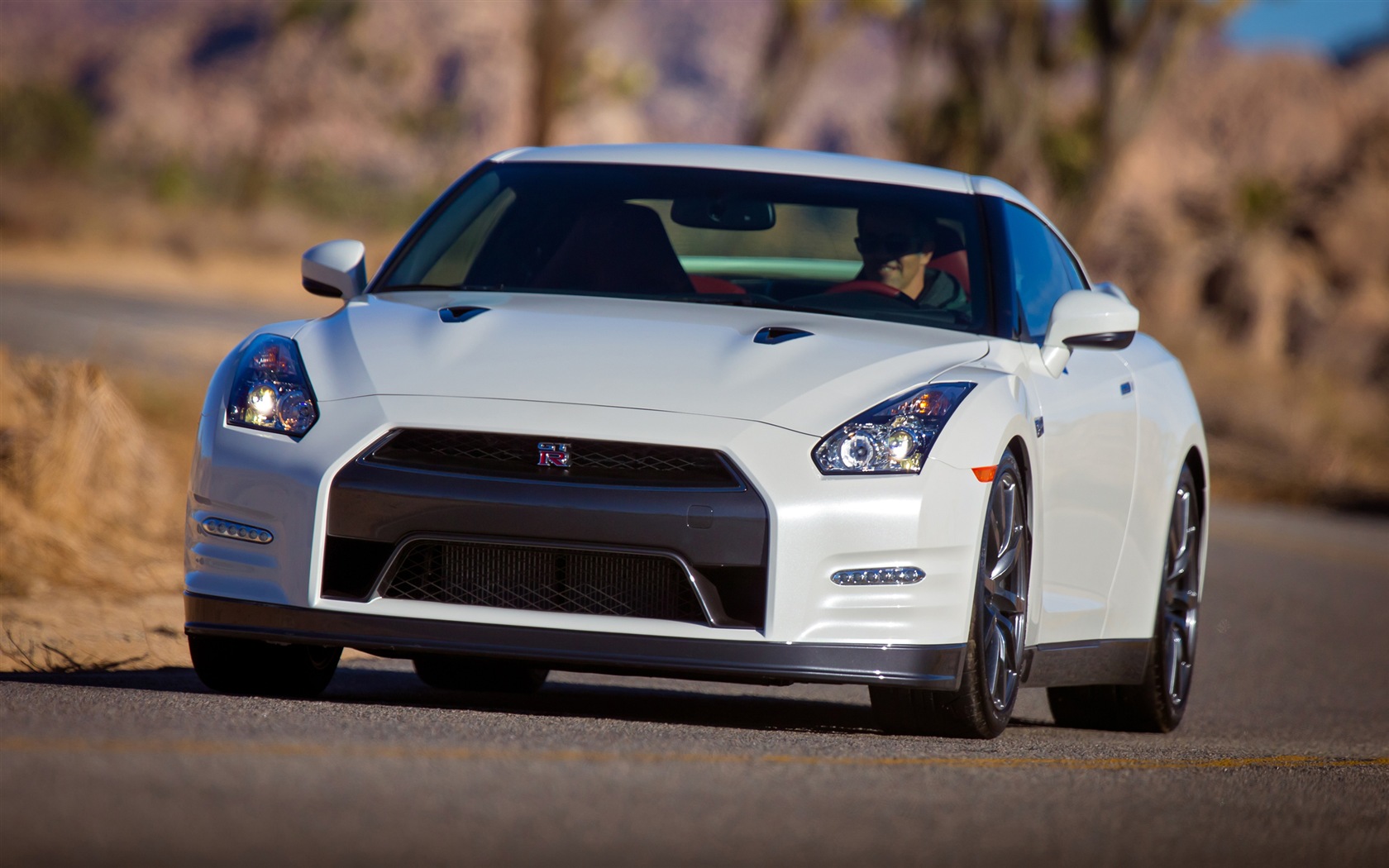 2013 Nissan GT-R R35 USA version 日产 美国版 高清壁纸12 - 1680x1050