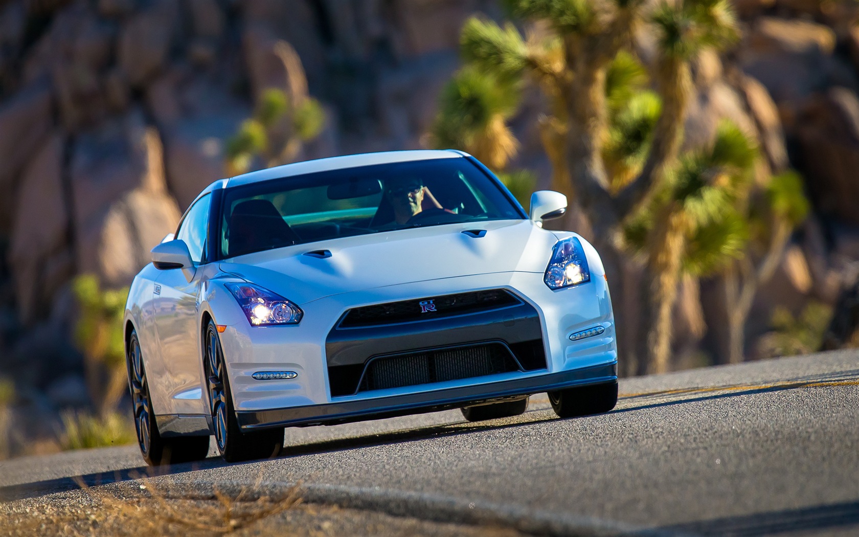 2013 Nissan GT-R R35 USA version 日产 美国版 高清壁纸13 - 1680x1050