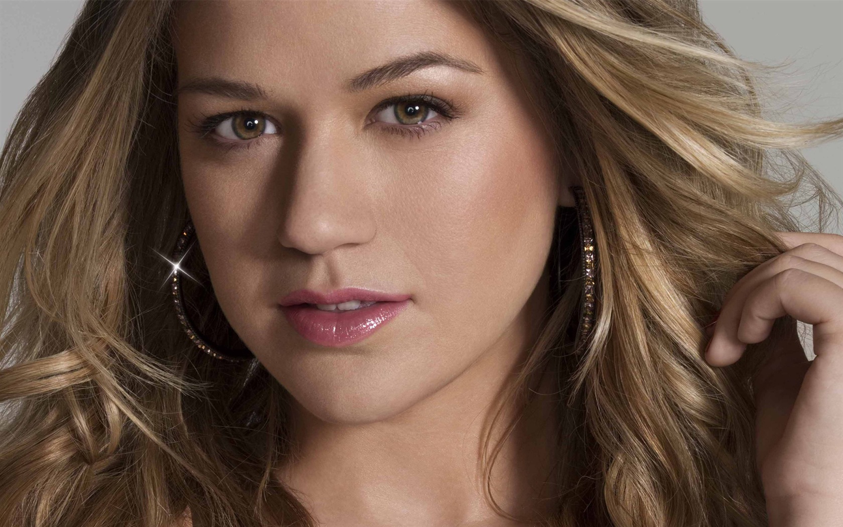 Kelly Clarkson 凱莉·克萊森 美女壁紙 #19 - 1680x1050