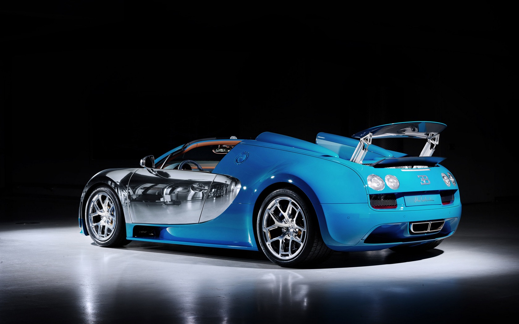 2013 Bugatti Veyron 16.4 Grand Sport Vitesse supercar HD tapety na plochu #9 - 1680x1050