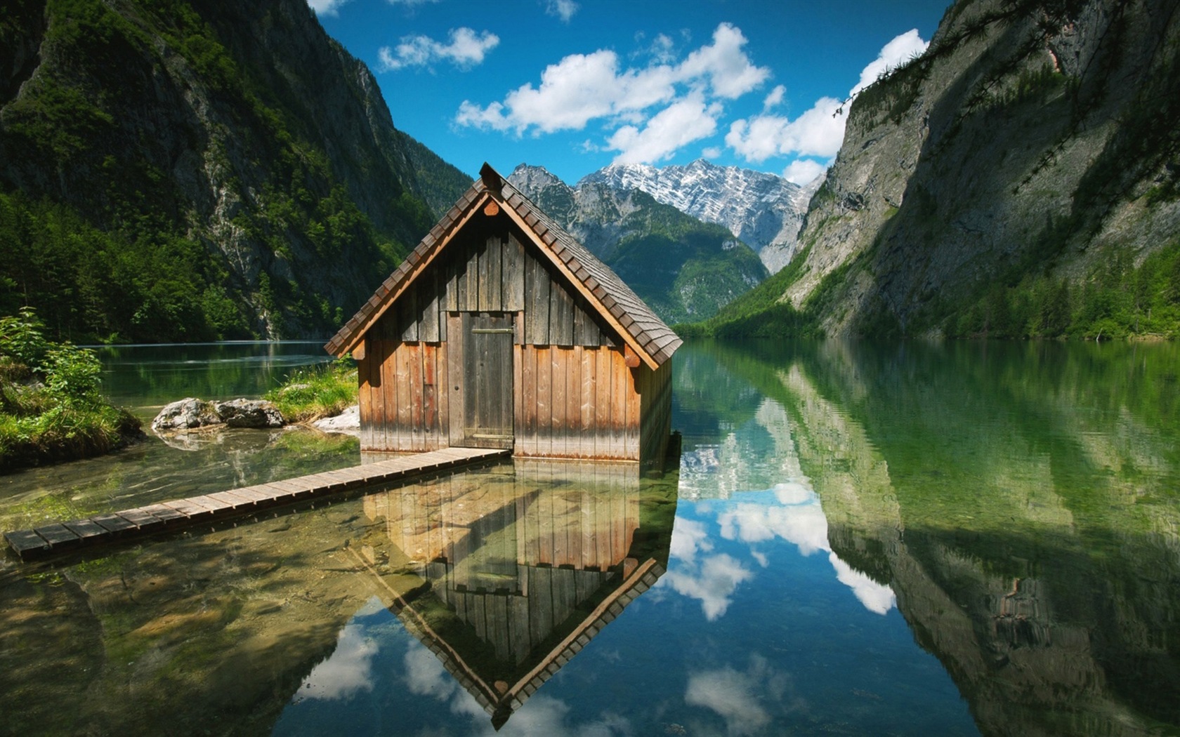 Réflexion dans le fond d'un paysage naturel de l'eau #15 - 1680x1050