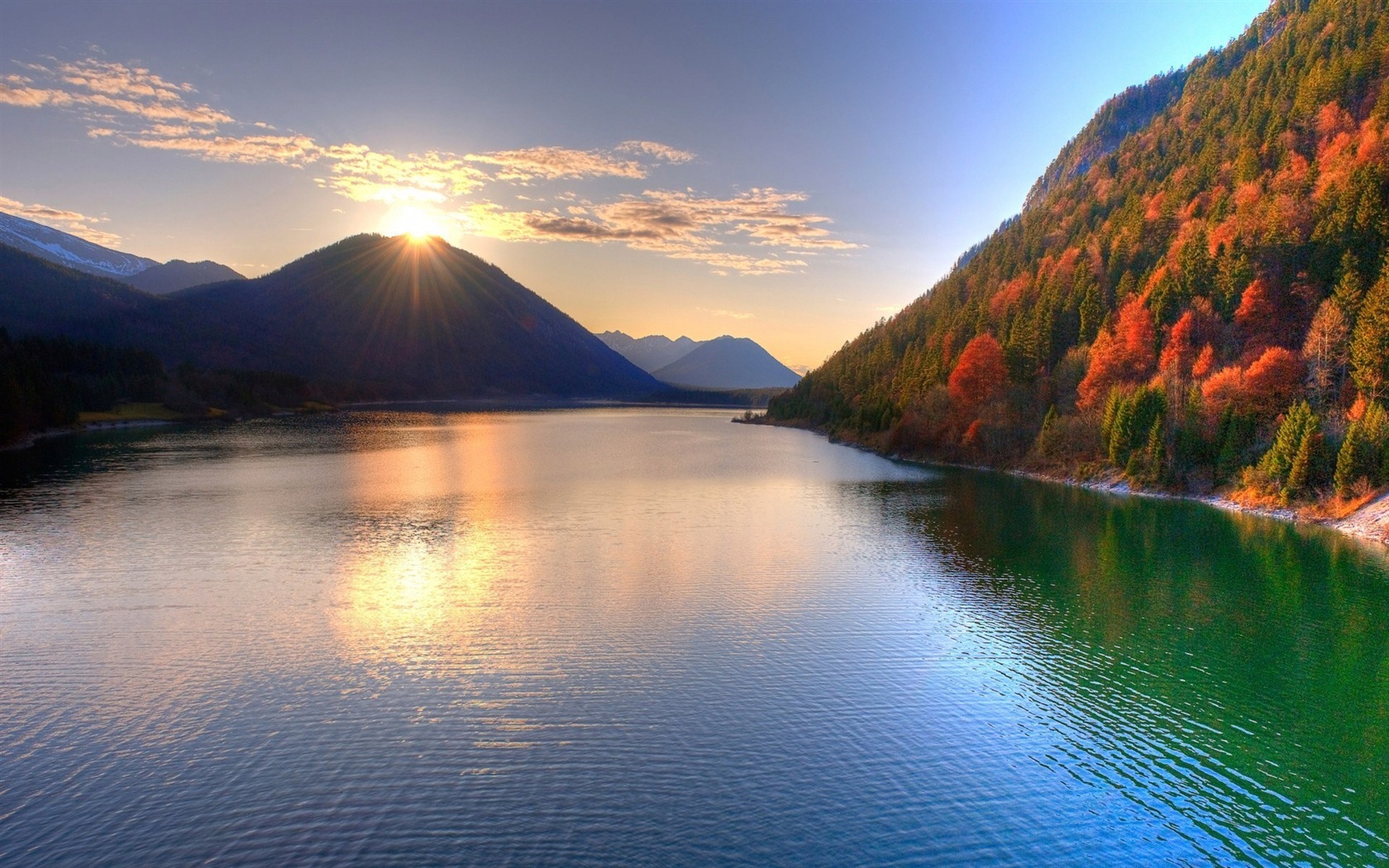 El agua y los árboles en otoño fondos de pantalla HD #6 - 1680x1050