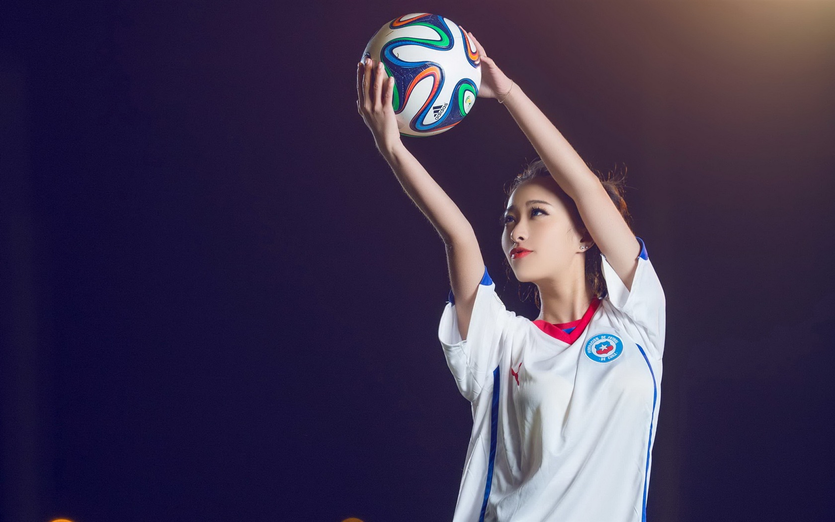 32 World Cup dresy, fotbalové dítě krásné dívky HD Tapety na plochu #14 - 1680x1050