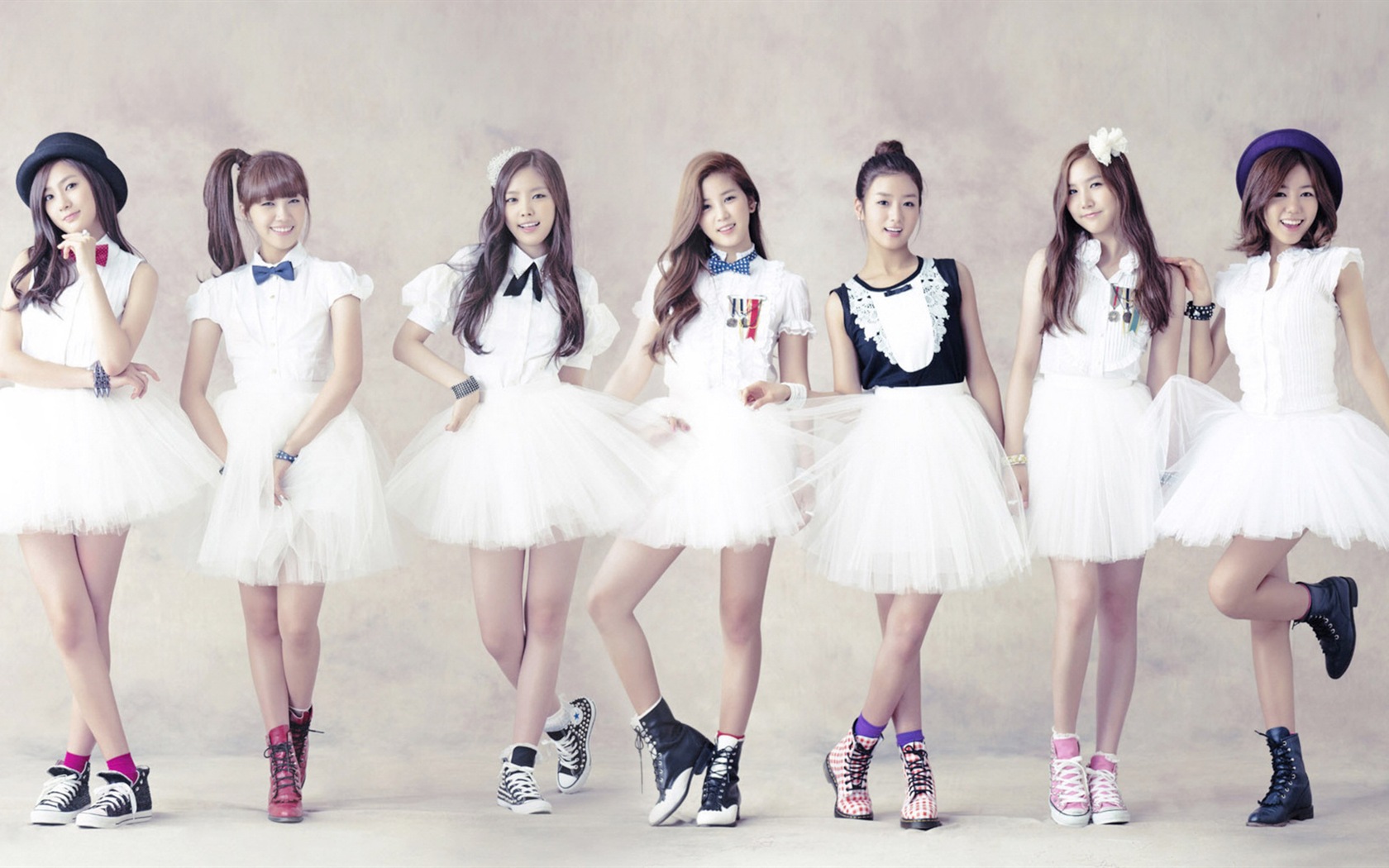 Korejský hudební dívčí skupina, růžové HD tapety na plochu #4 - 1680x1050