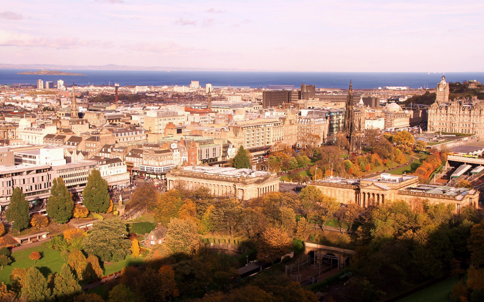 Beautiful city of Edinburgh, Scotland HD wallpapers #8 - 1680x1050