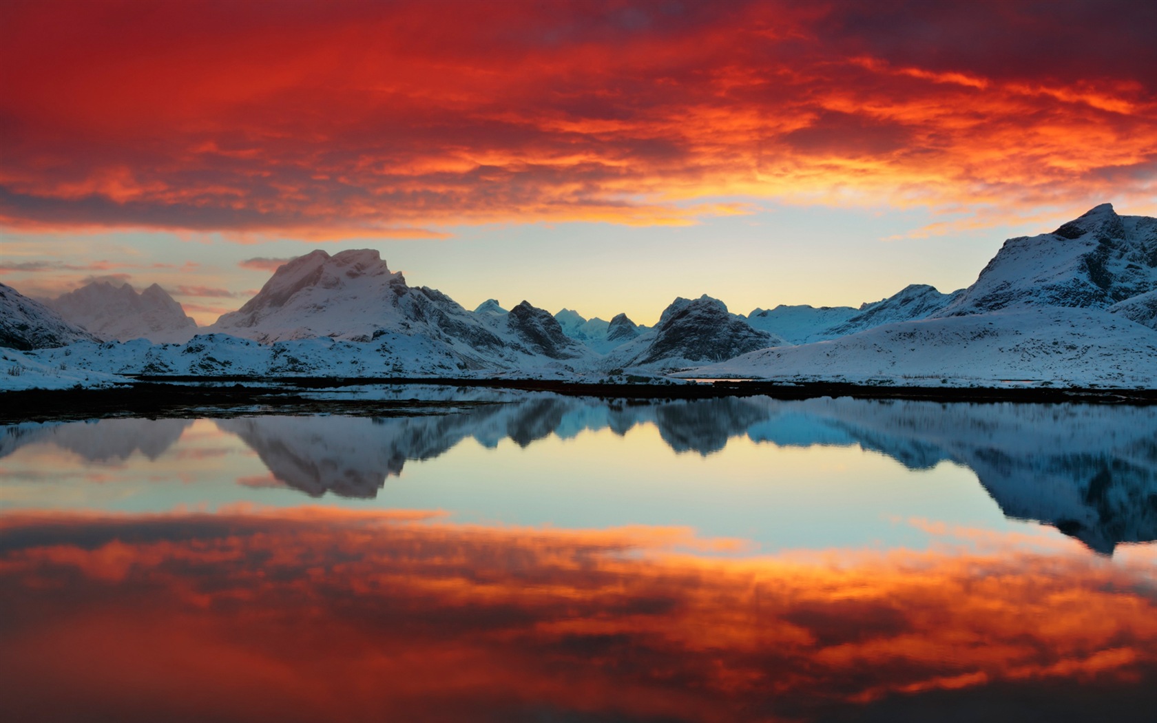 Lac calme avec la réflexion de l'eau, de Windows 8 fonds d'écran HD #9 - 1680x1050