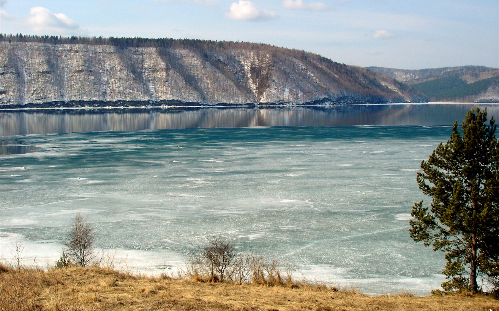 Lake Baikal in Russia, scenery HD wallpapers #2 - 1680x1050