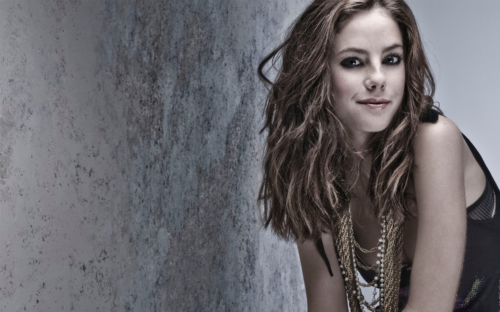 Kaya Scodelario HD fondos de pantalla #13 - 1680x1050