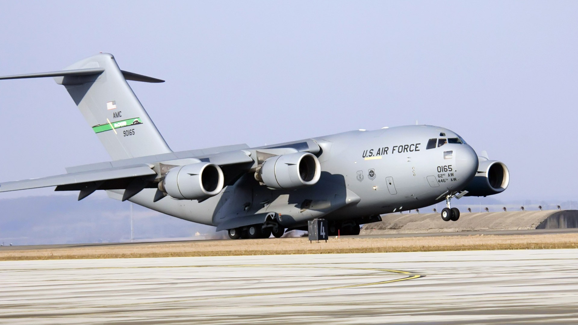 El avión militar de fondo de pantalla #8 - 1920x1080