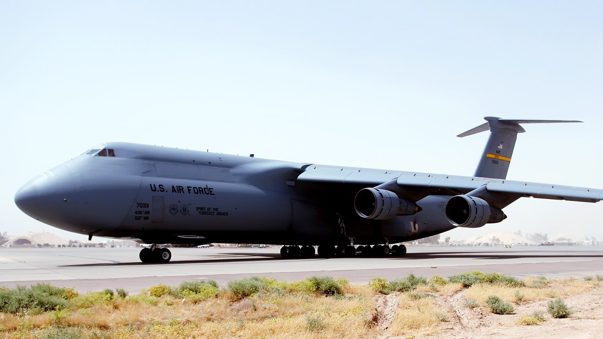 El avión militar de fondo de pantalla #12 - 1920x1080