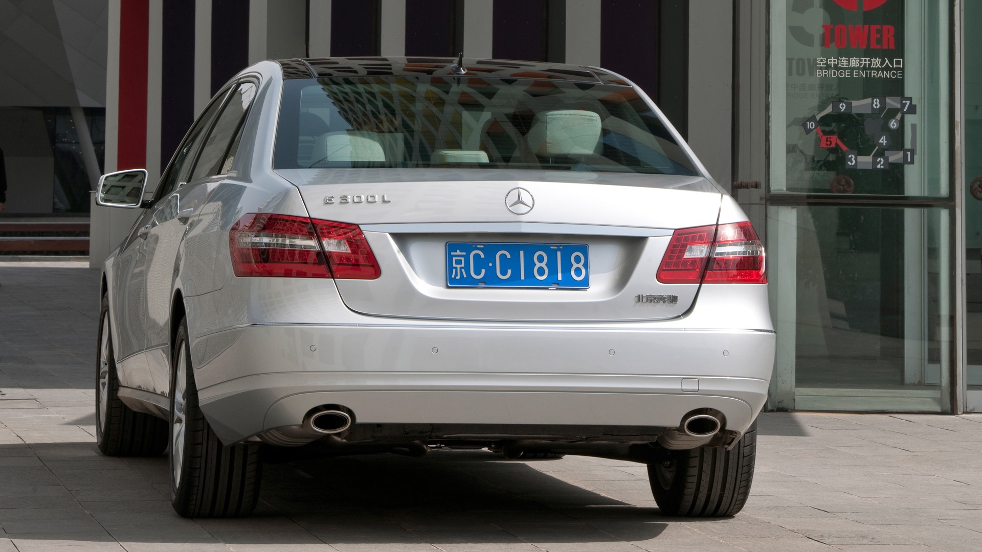 Mercedes-Benz E-Class, Dlouhá verze - 2010 HD tapetu #10 - 1920x1080