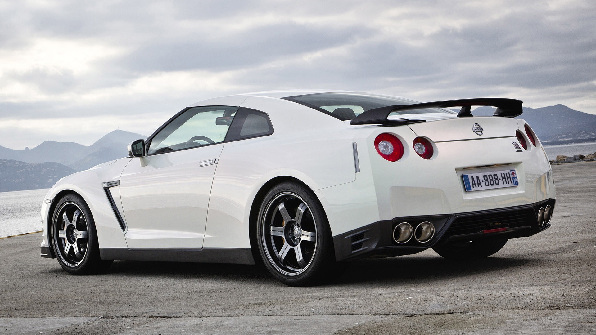 Nissan GT-R Egoist 2011 HD wallpapers #36 - 1920x1080