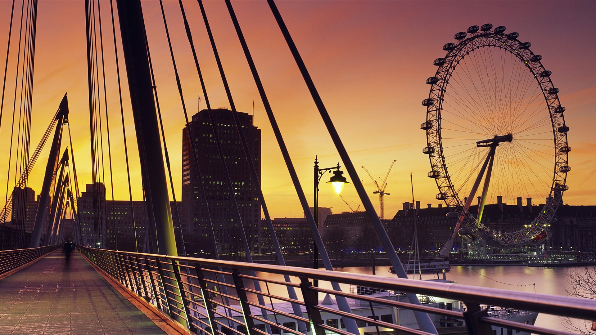 Windows 8 官方全景主題壁紙，城市風光，大橋，地平線 #4 - 1920x1080