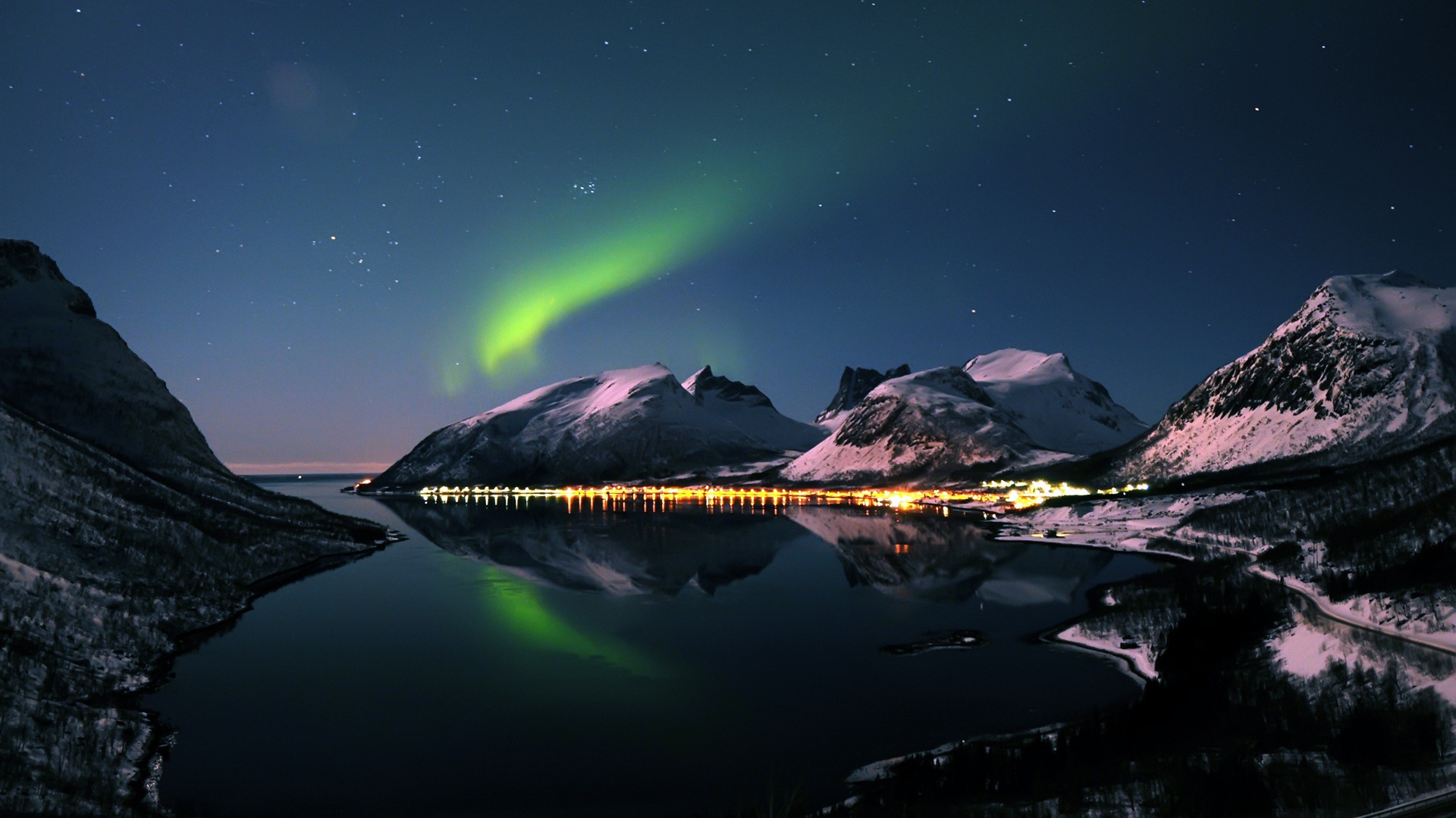 Natural wonders of the Northern Lights HD Wallpaper (2) #2 - 1920x1080
