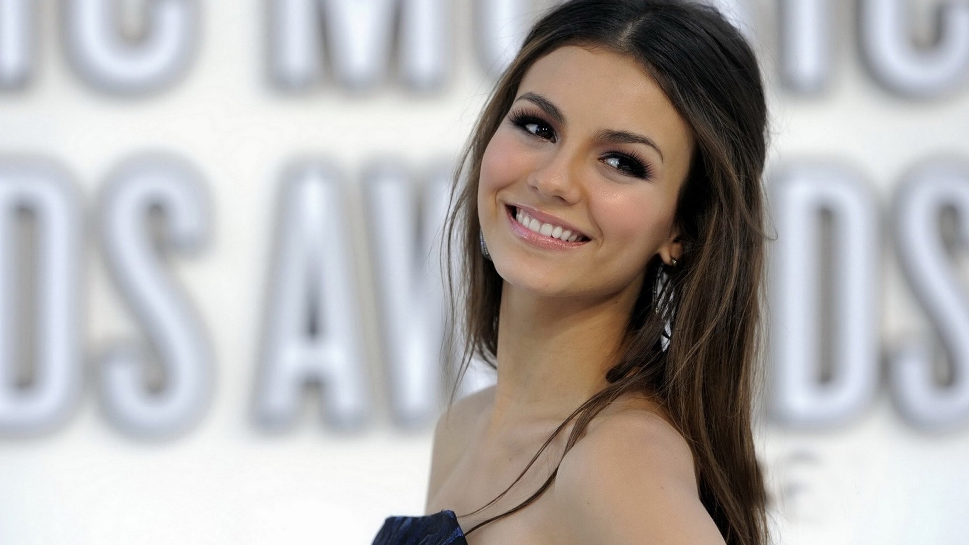 Victoria Justice beaux fonds d'écran #38 - 1920x1080